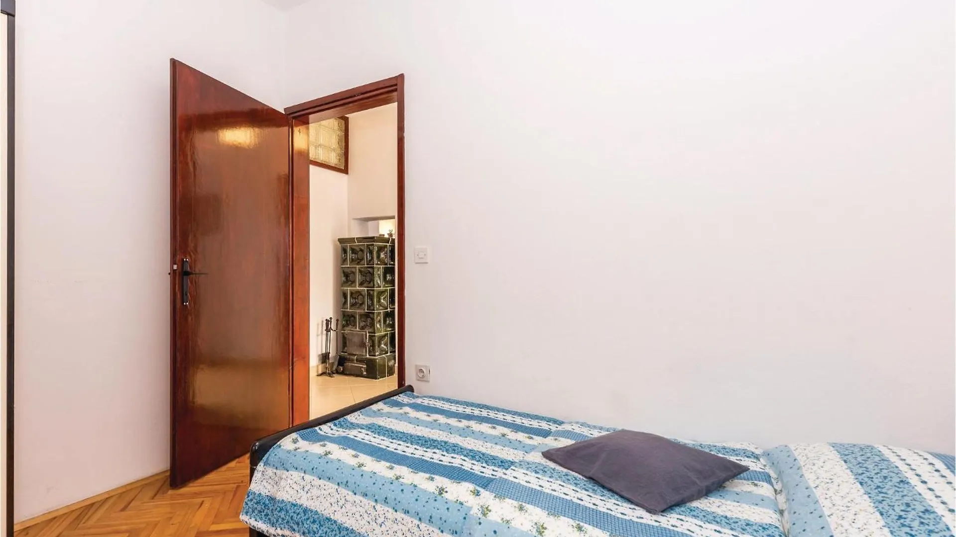Amazing Apartment In Dramalj With Kitchen
