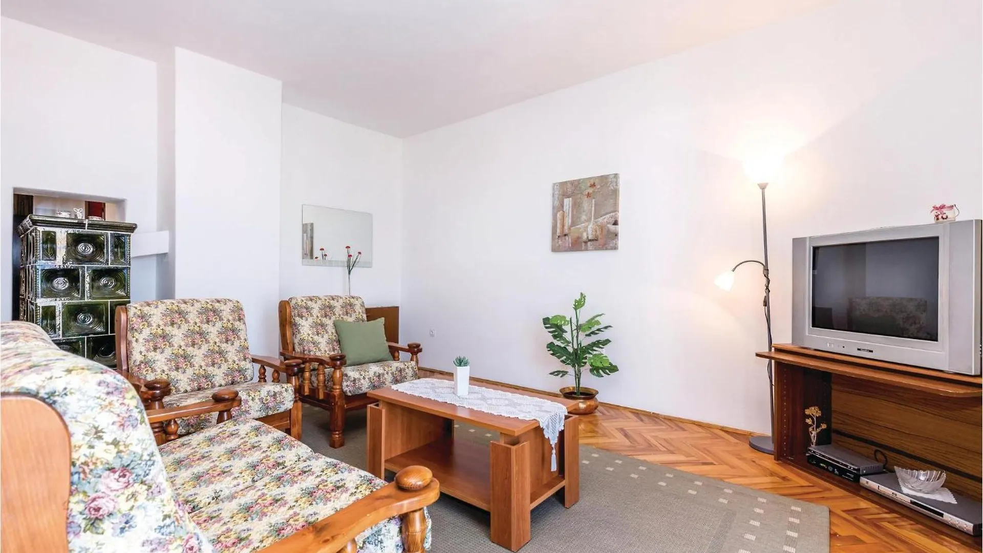 Amazing Apartment In Dramalj With Kitchen