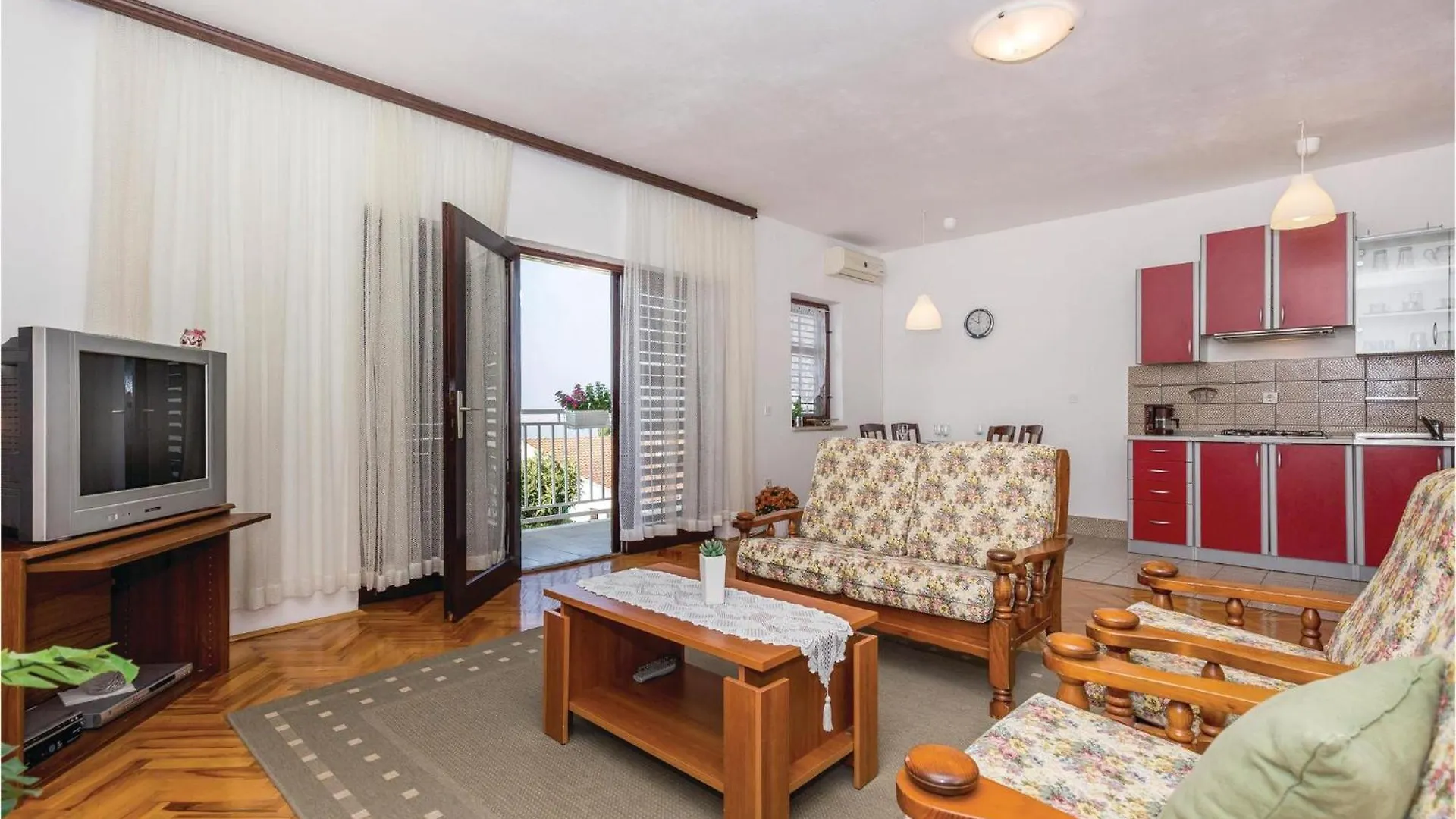 Amazing Apartment In Dramalj With Kitchen