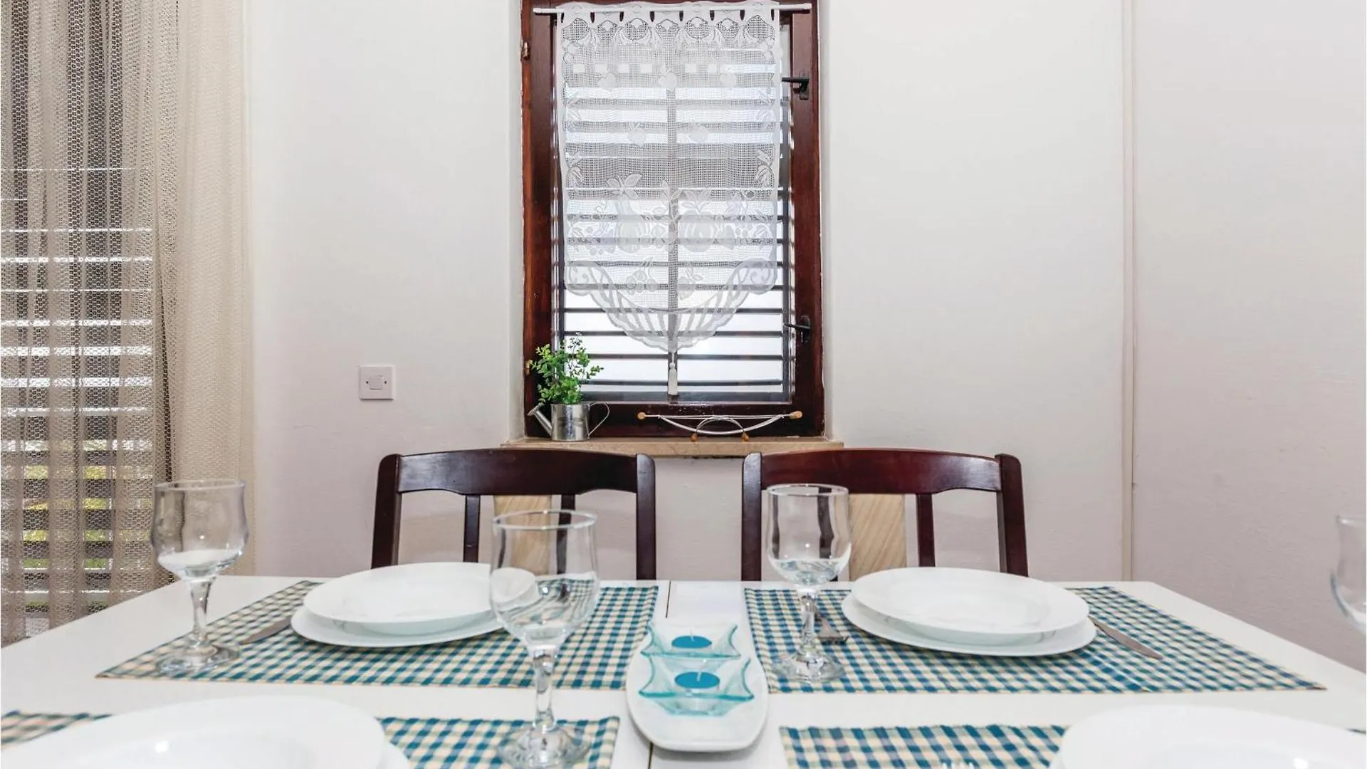 Amazing Apartment In Dramalj With Kitchen 0*,