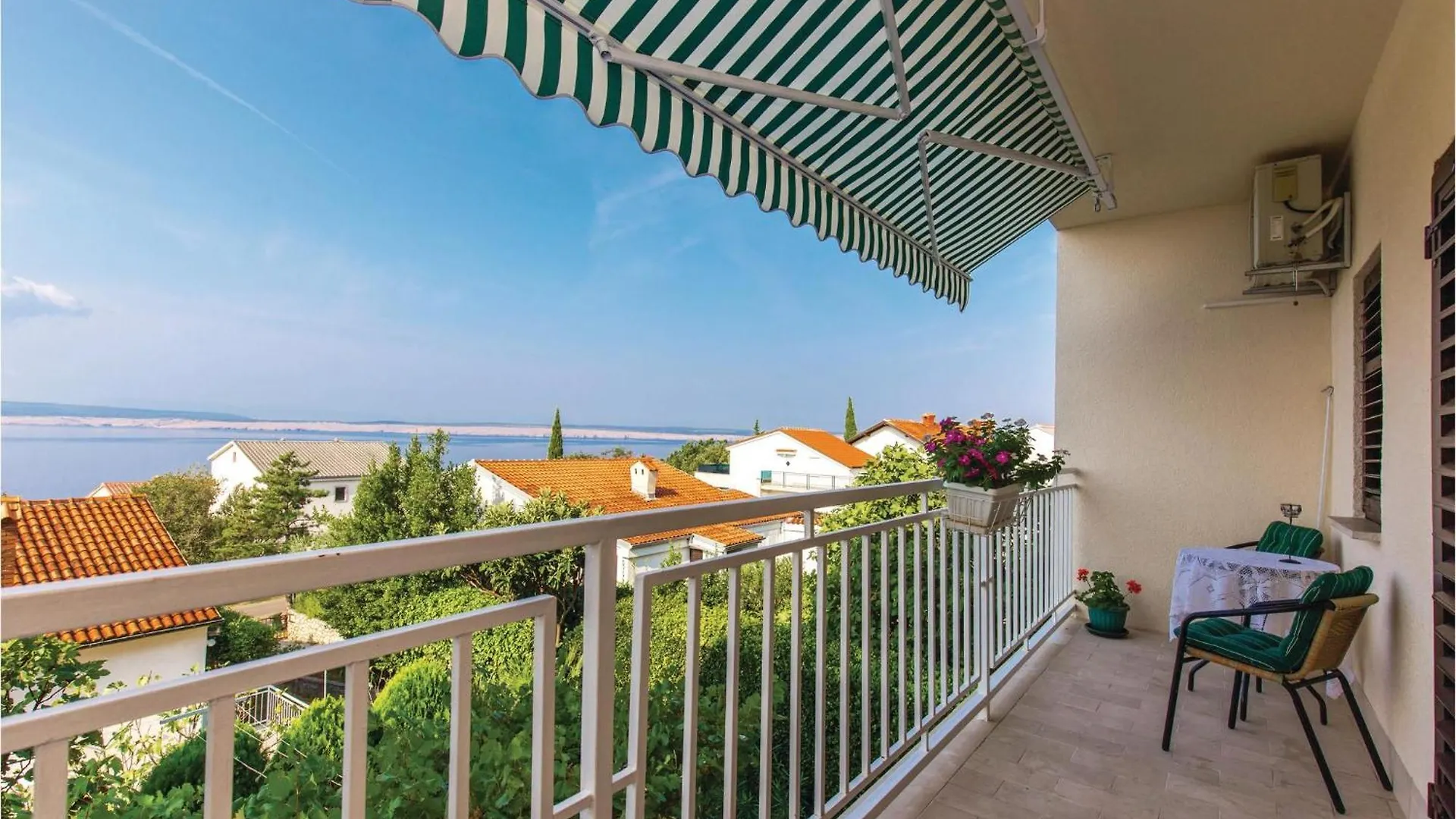 Amazing Apartment In Dramalj With Kitchen